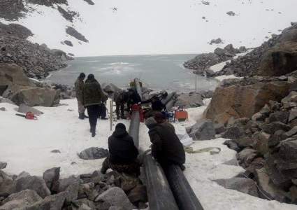 Два представлявших угрозу прорыва моренных озера опорожнили в горах Алматы