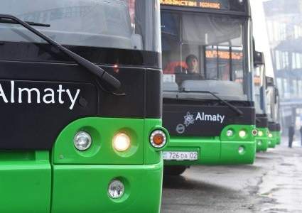 Ситуацию с возгоранием автобуса с пассажирами прокомментировали в акимате Алматы
