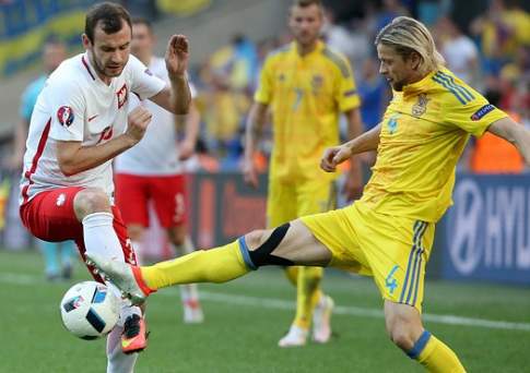 Сборная Польши обыграла Украину и вышла в плей-офф Евро-2016 со второго места