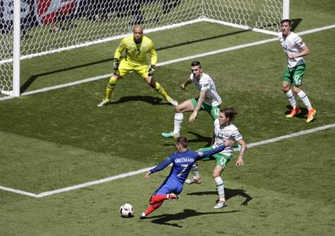 Сборная Франции одержала волевую победу над ирландцами и вышла в 1/4 финала Евро-2016