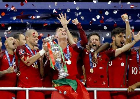 Сборная Португалии впервые в истории стала чемпионом Европы по футболу