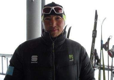 Лыжник Ердос Ахмадиев станет знаменосцем сборной Казахстана в Сочи