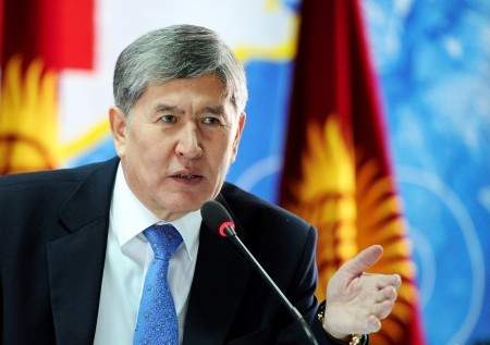 Атамбаев не поедет на саммит ШОС в Ташкент из-за ситуации на границе