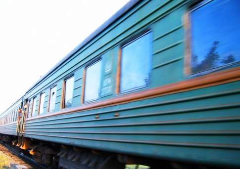 Неизвестные взорвали железную дорогу в Луганской области