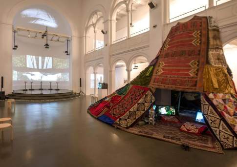  Единение поколений: В Берлине открылась выставка казахстанских художниц