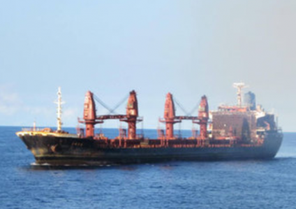 Иранский торговый корабль терпит бедствие на Каспийском море