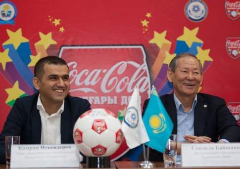 Ветераны казахстанского футбола обыграли сборную спортивных журналистов в товарищеском матче