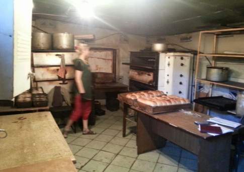 В Караганде «накрыли» подпольный цех, где пекли хлеб в антисанитарных условиях