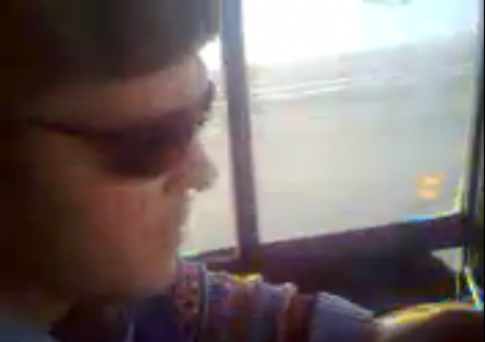 Водитель автобуса прилюдно оскорбил пассажиров в Караганде (видео)
