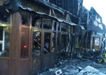 Крупный пожар произошел на территории магазина в Алматинской области
