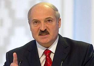Лукашенко видит потребность в "стягивающем механизме" для СНГ, страны которого проводят разную политику