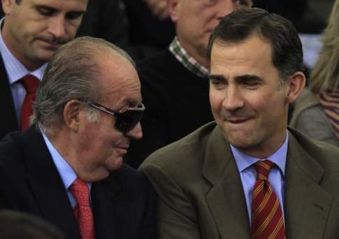 Король Испании Хуан Карлос отрекается от престола в пользу сына