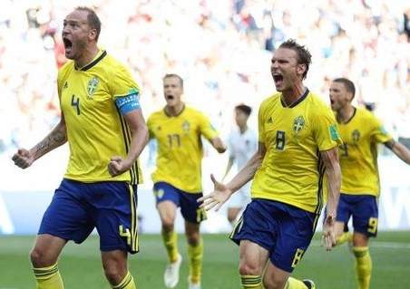 Шведы выпросили пенальти и стартовали с победы на чемпионате мира-2018