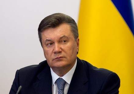 Янукович попросил власти РФ о защите, в России согласились