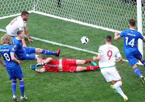 Сборные Исландии и Венгрии сыграли вничью в матче чемпионата Европы