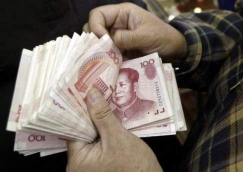 Народный банк Китая резко ослабил юань к доллару на 0,5%