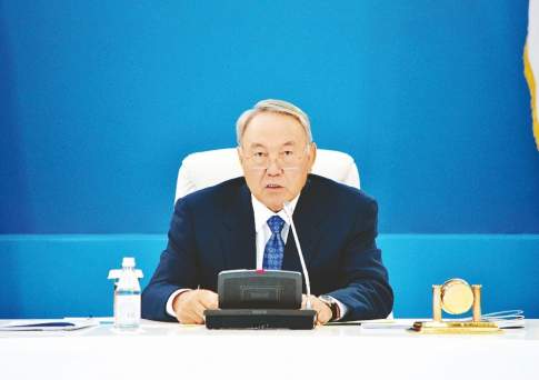 Нурсултан Назарбаев: Работать надо так, чтобы пыль столбом стояла 
