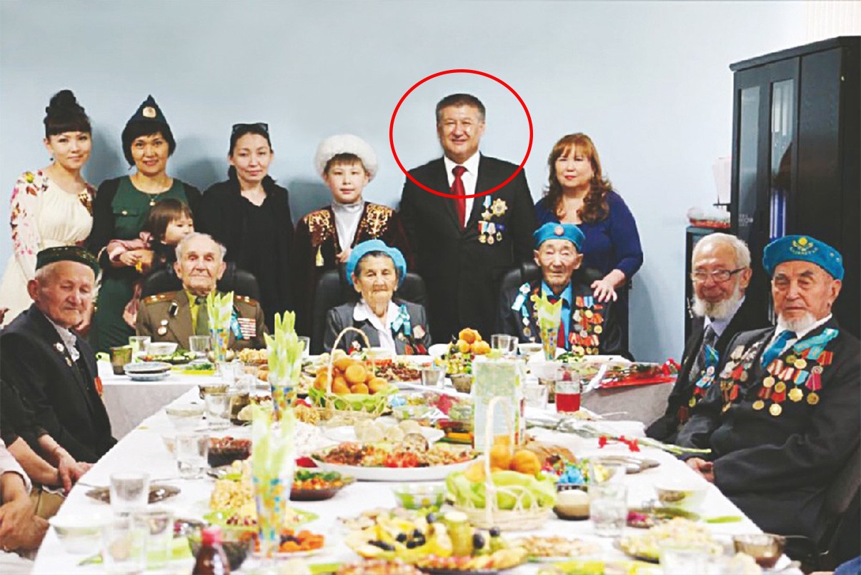 Выхлопотав себе орденок, столичный стряпчий АРЫСТАНОВ без ложной скромности демонстрировал его на встречах с ветеранами Великой Отечественной.