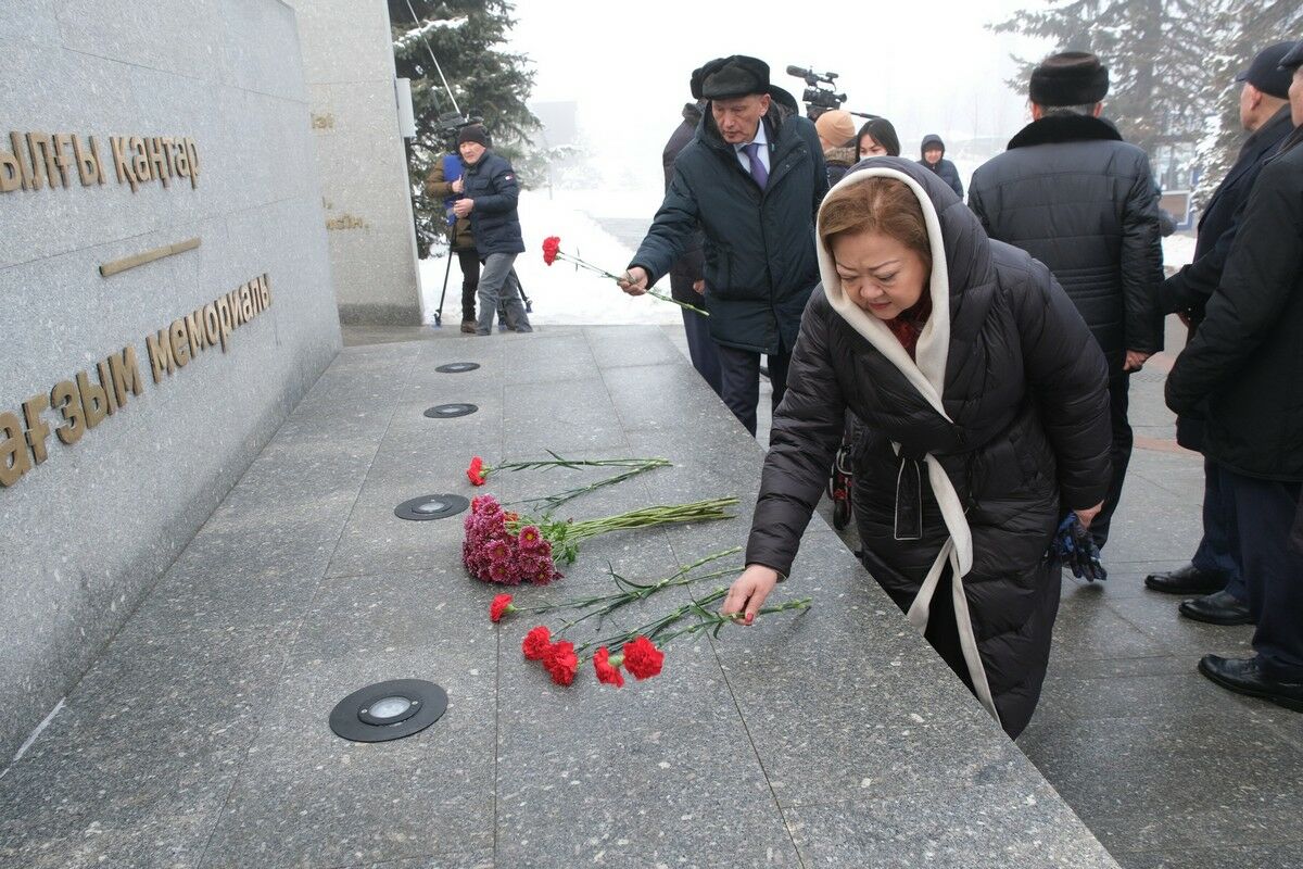 В Алматы почтили память жертв январских событий – Фото №4 В Алматы почтили память жертв январских событий – Фото №4