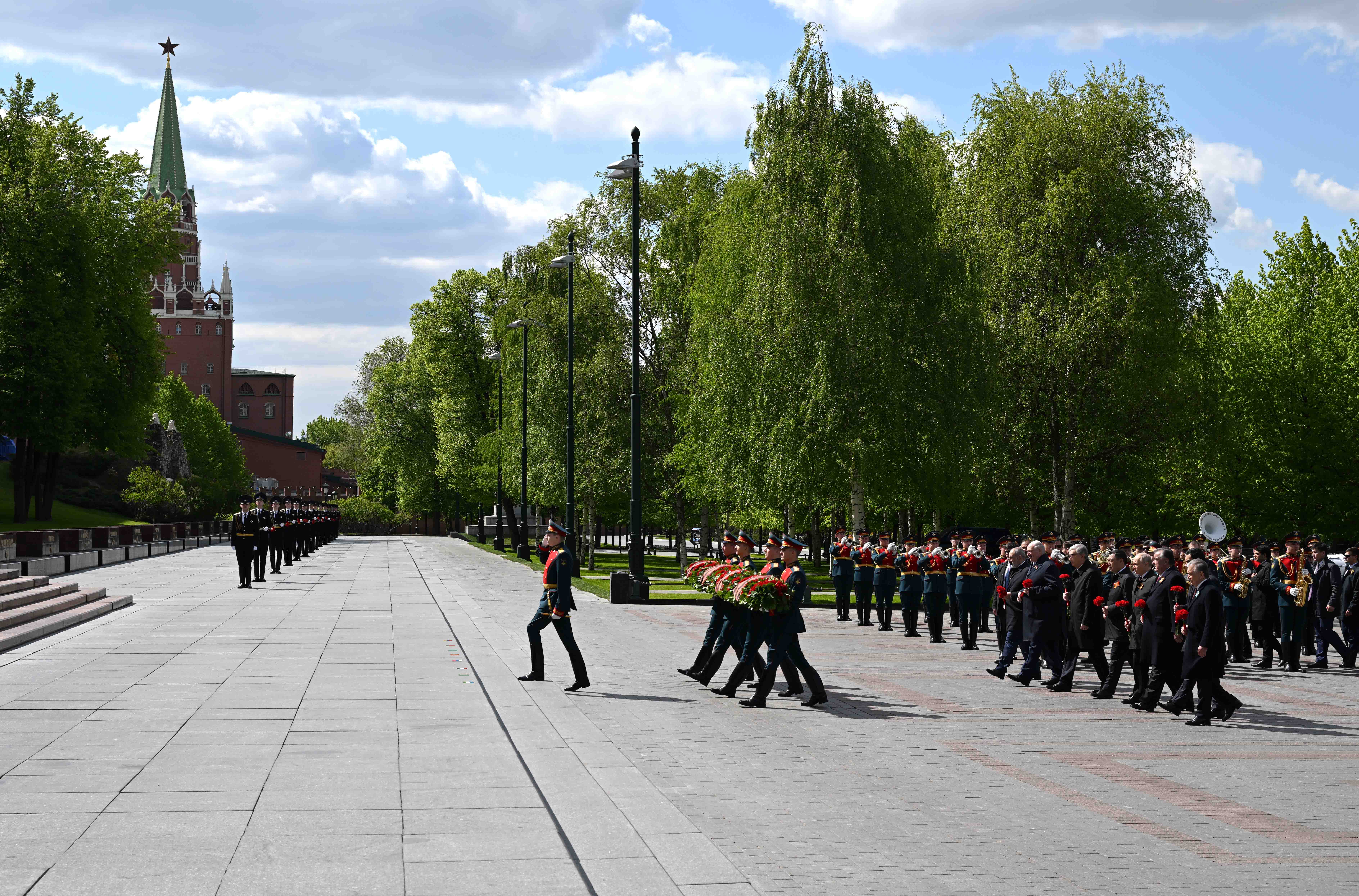 Токаев посетил парад Победы в Москве – Фото №6 Токаев посетил парад Победы в Москве – Фото №6