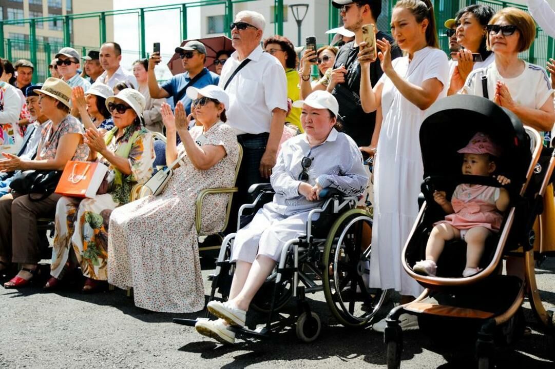 Более 330 семей-дольщиков получили ключи от квартир в Астане – Фото №5 Более 330 семей-дольщиков получили ключи от квартир в Астане – Фото №5