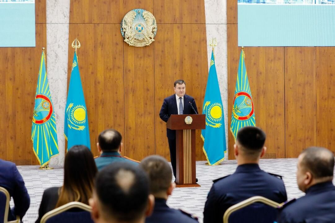 Спасателям и пожарным вручили ключи от квартир в Астане – Фото №1 Спасателям и пожарным вручили ключи от квартир в Астане – Фото №1