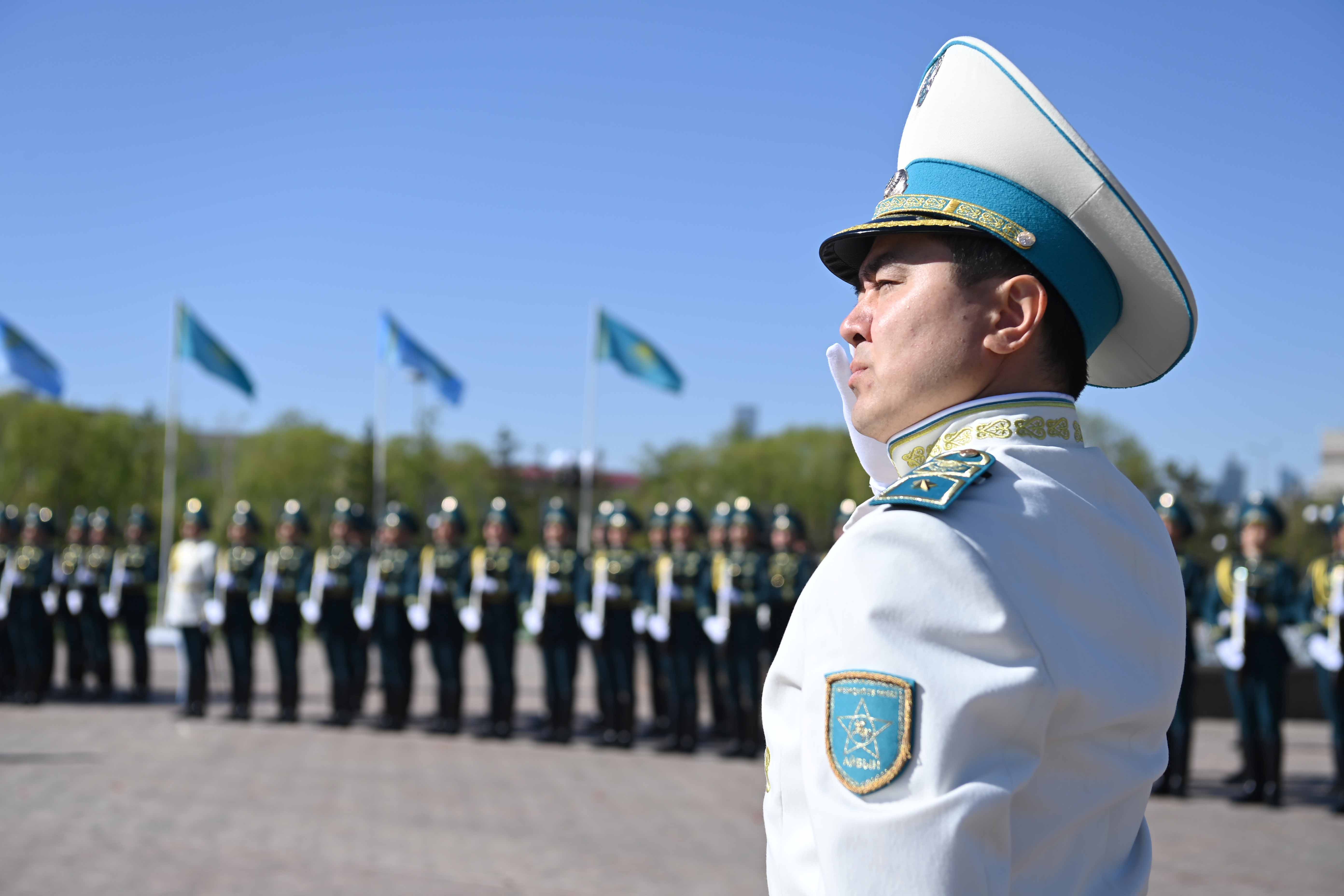 Президент возложил цветы к монументу «Отан Ана» – Фото №5 Президент возложил цветы к монументу «Отан Ана» – Фото №5