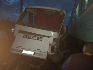 Оперативный штаб создан в ДЧС Алматинской области после столкновения автобуса и поезда