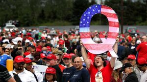 Опасные идиоты верят в Трампа