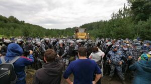 Пока гору отстояли