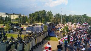 День рождения  с автоматом в руках