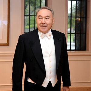 Назарбаева поздравили по случаю празднования Дня столицы и дня рождения