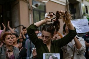 Протесты бросили тень на “ядерную сделку”