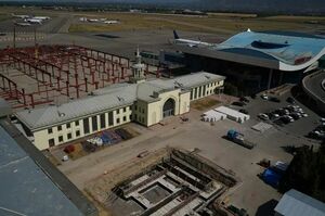 Памятник или терминал?