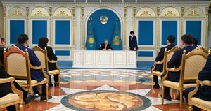 Президент публично подписал ряд законов