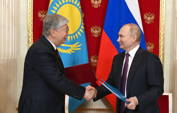 Касым-Жомарт Токаев провел встречу с Владимиром Путиным