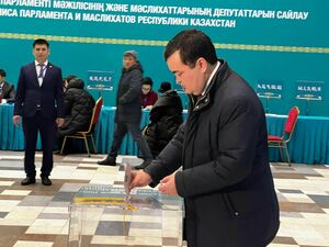 Столичный аким графой "против всех" не воспользовался