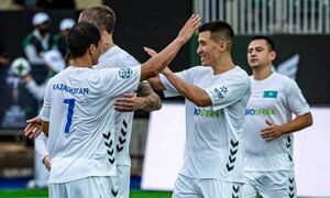 Рвут всех  на части