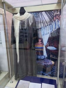 Абай и платья