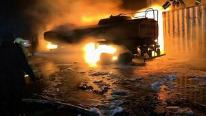 Бензовоз с 20 тонн топлива загорелся в области Абай