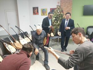 У кого домбра круче