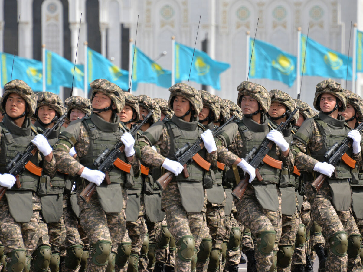 Сильная армия - опора страны