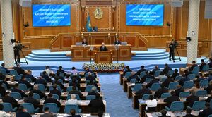 Глава государства выступил с Посланием народу Казахстана