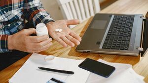 Переехавшие за границу казахстанцы не смогут оформлять лекарства по ОСМС