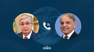 Токаев переговорил с премьер-министром Пакистана
