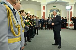 Глава государства наградил сотрудников правоохранительных органов Мангистауской области
