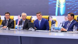 Бектенов пригрозил чиновникам жесткими мерами за "отписки"