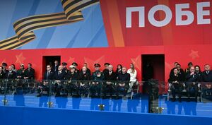 Токаев посетил военный парад в Москве
