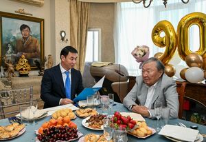 Касым-Жомарт Токаев поздравил Олжаса Сулейменова с юбилеем