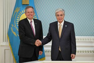 Токаев принял сенатора Конгресса США Стива Дэйнса